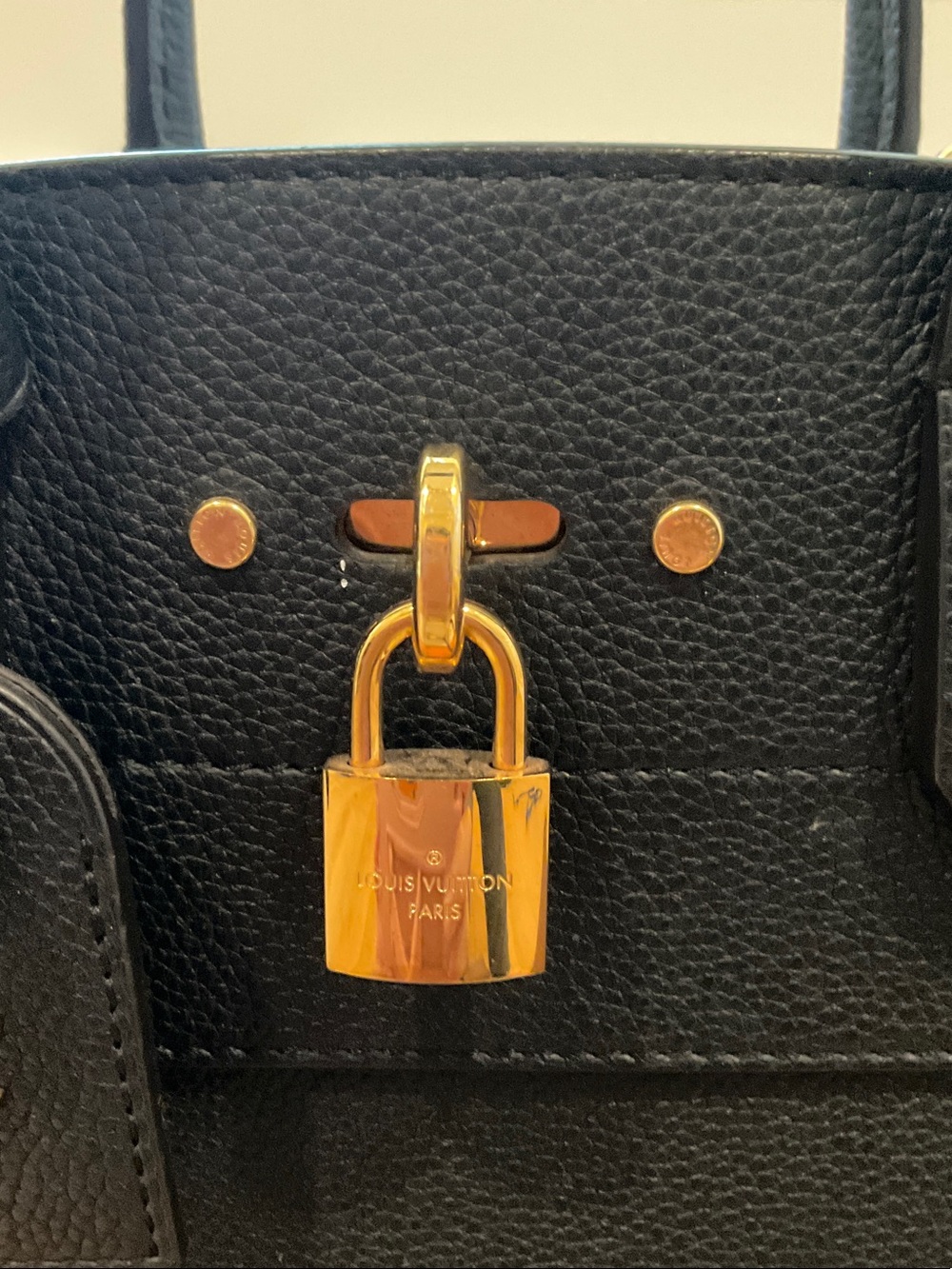 Louis Vuitton Black leather City Steamer MM Gold Hardware - Picture 3 of 13